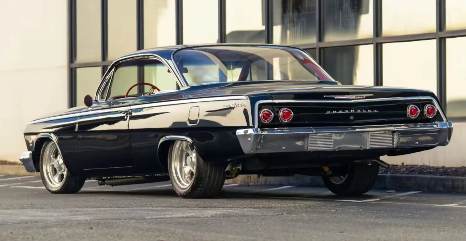 Black Bolt: 1962 Chevrolet Bel Air Bubble Top, 409 V8 and Four-Speed Fury