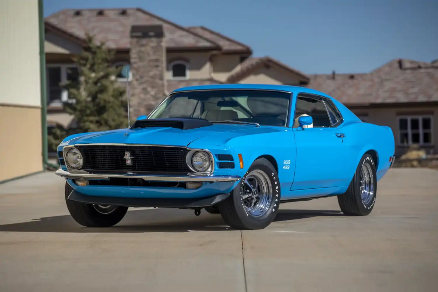 Grabber Glory: The 1970 Ford Mustang Boss 429 Fastback, A Blue Thunder Bolt with 4-Speed Fury