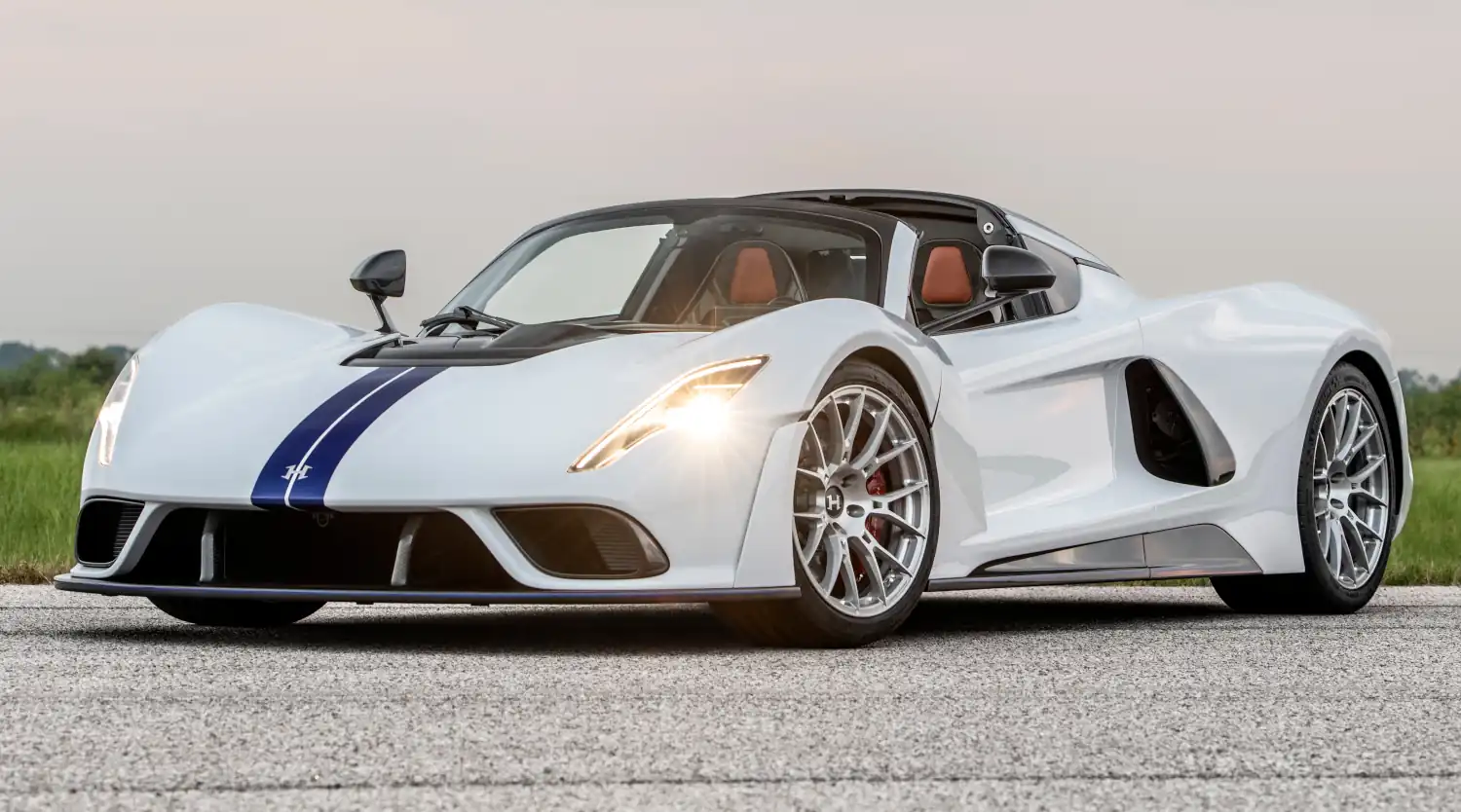 Dream Driven: Craft Your Ultimate Hennessey Venom F5, A Hypercar Configurator Challenge