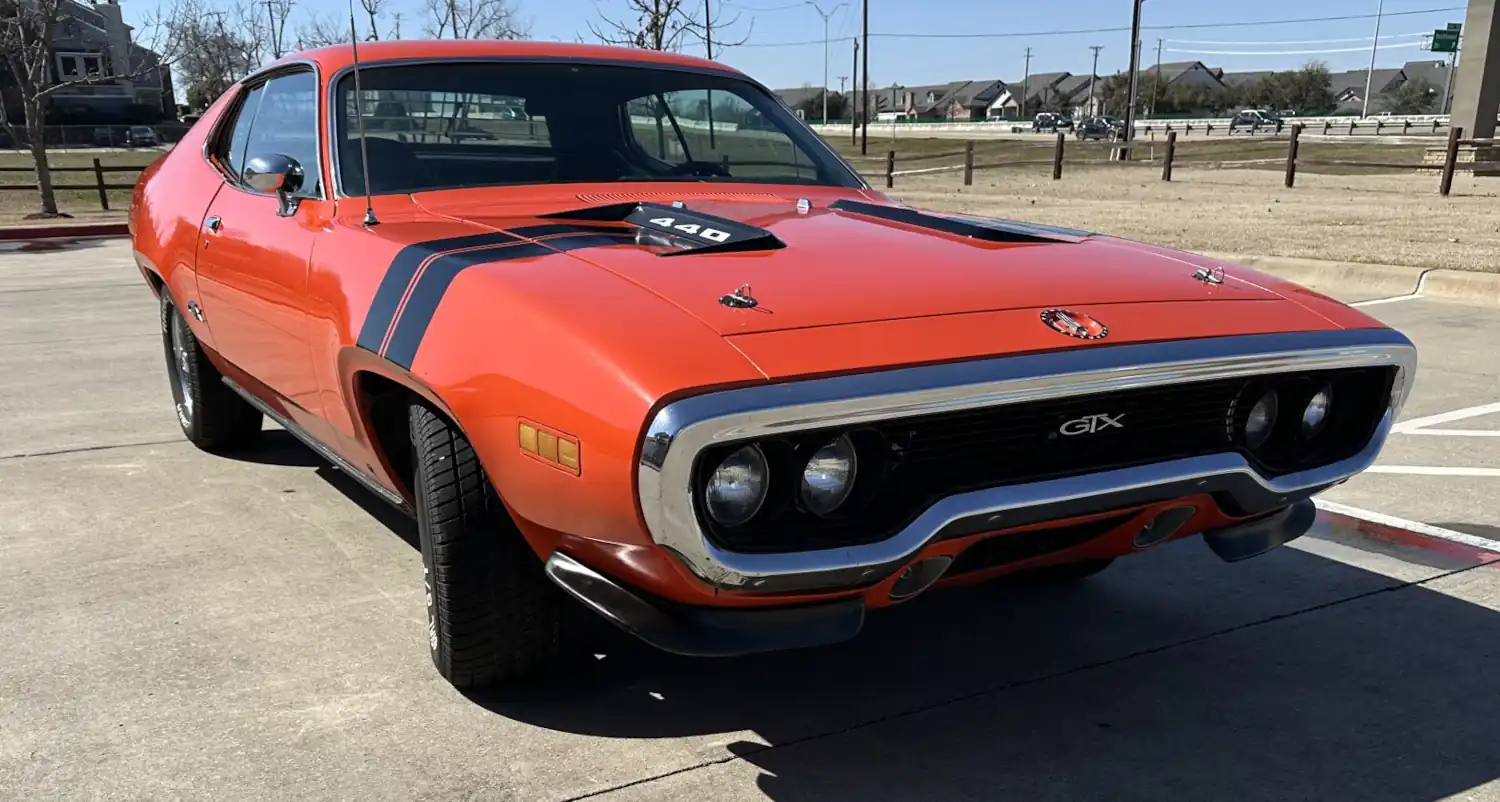 Mopar Majesty: 1971 Plymouth GTX, A Powerful and Stylish Muscle Car