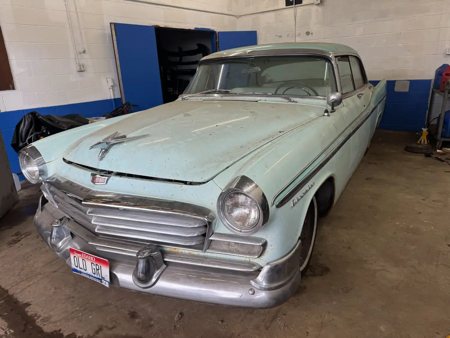 1956 Chrysler Windsor Newport: A Classic Project with Spitfire V8 Heart