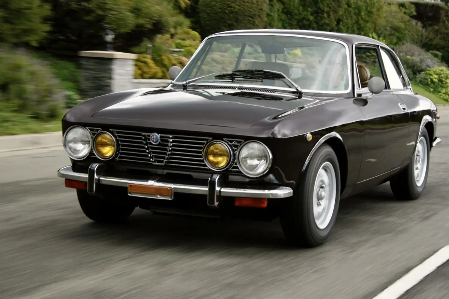 Faggio Flashback: The 1972 Alfa Romeo GTV 2000’s Twin-Cam Revival