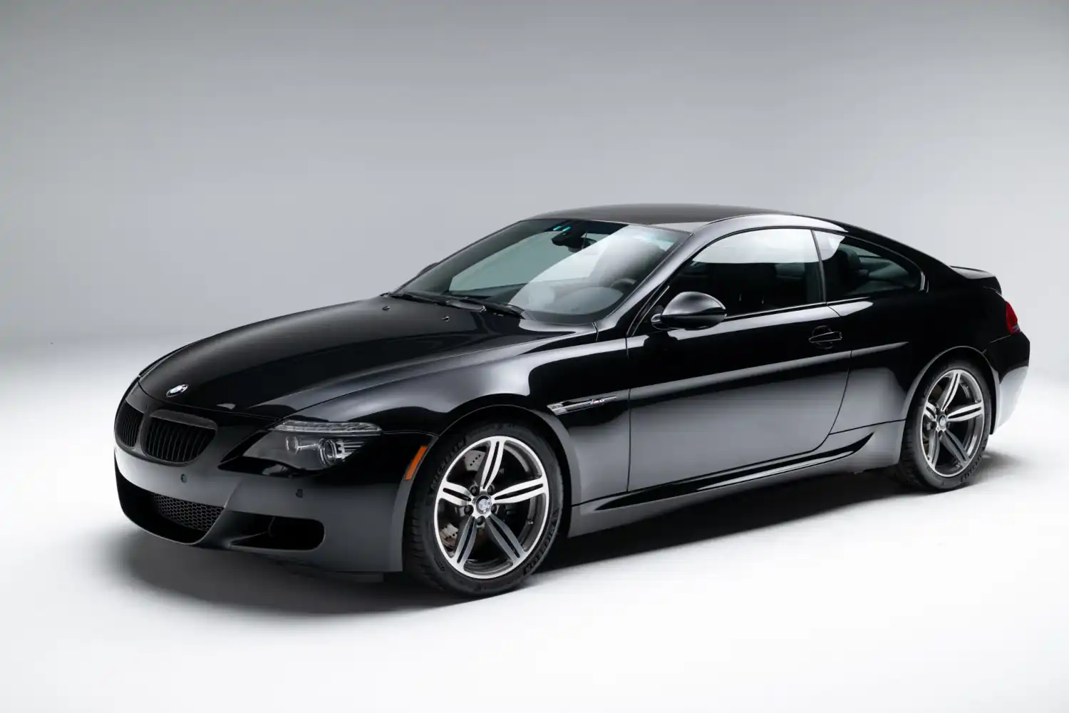 Black Beast Unleashed: 2009 BMW M6 Coupe Dinan S2, 5.0L V10 and 6-Speed Fury