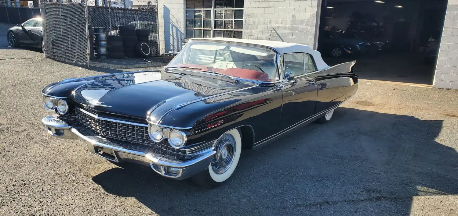 Convertible Crown Jewel: 1960 Cadillac Eldorado Biarritz, 390 V8 and Classic Grandeur