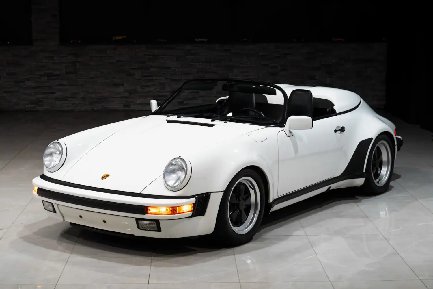 Grand Prix Glory: 1989 Porsche 911 Speedster, A Timeless Open-Air Icon