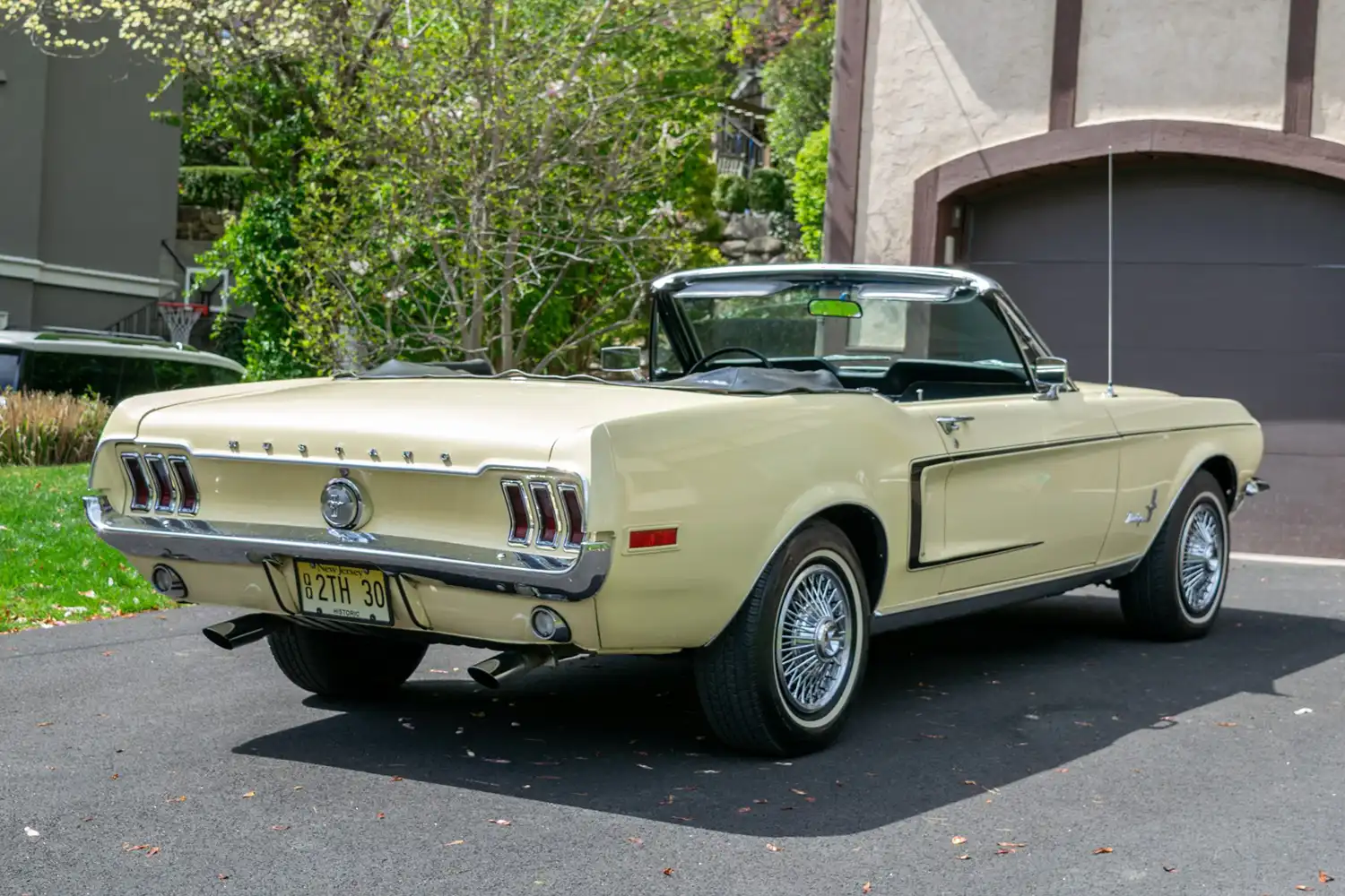 Sun Chaser: A 1968 Ford Mustang Convertible with 289 V8 History