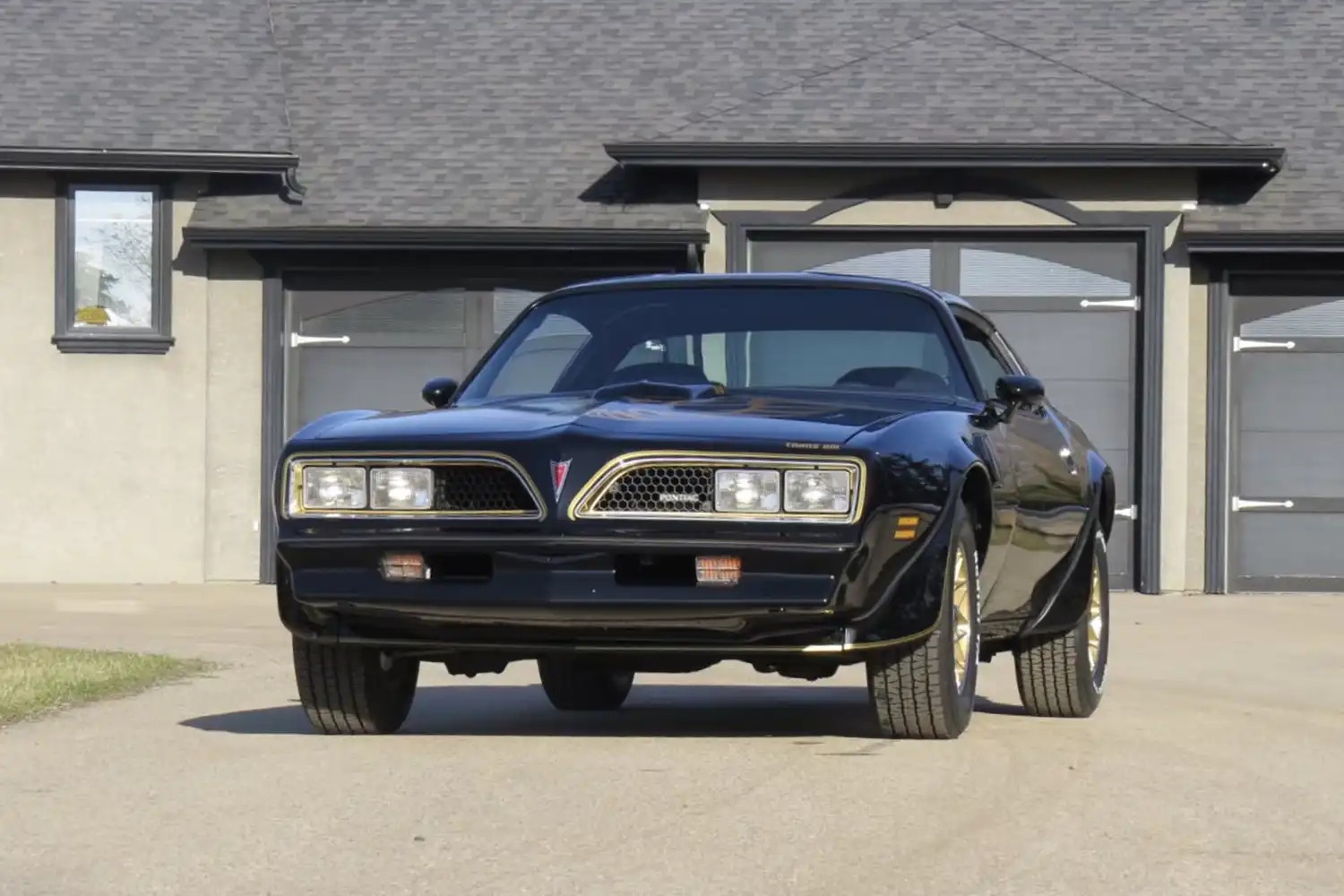 1977 Pontiac Trans Am SE: A Special Edition Legend with Burt Reynolds’ Touch