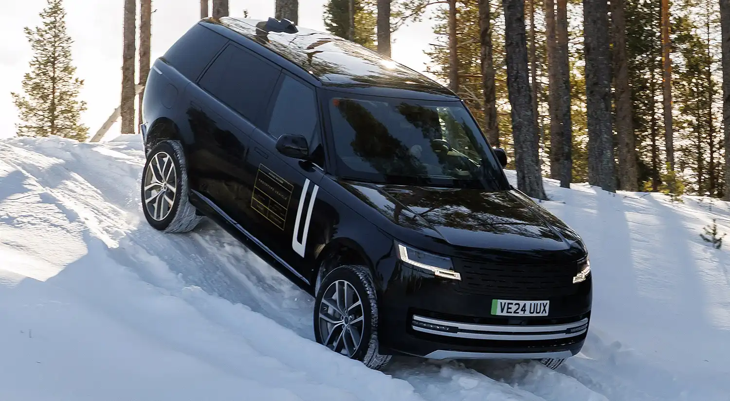 Range Rover Electric Conquers Arctic Ice in Rigorous Winter Testing Range Rover Electric Conquers Arctic Ice in Rigorous Winter Testing