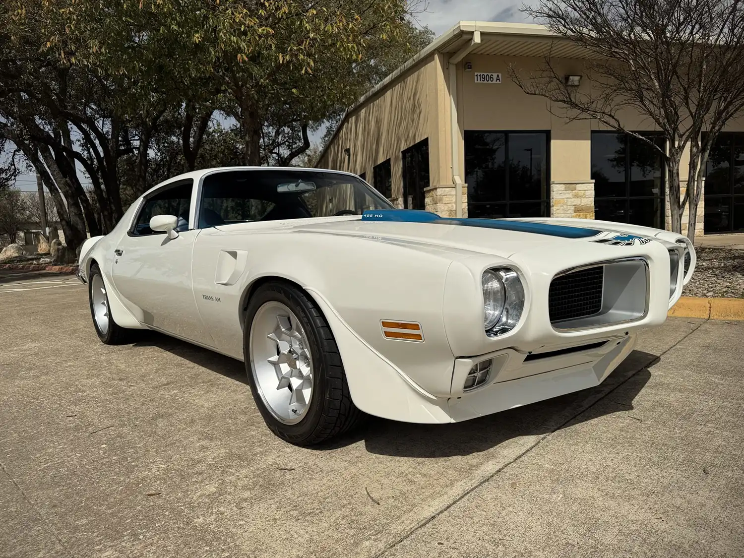 White Lightning: A Refurbished 1971 Pontiac Firebird Trans Am 455 H.O.