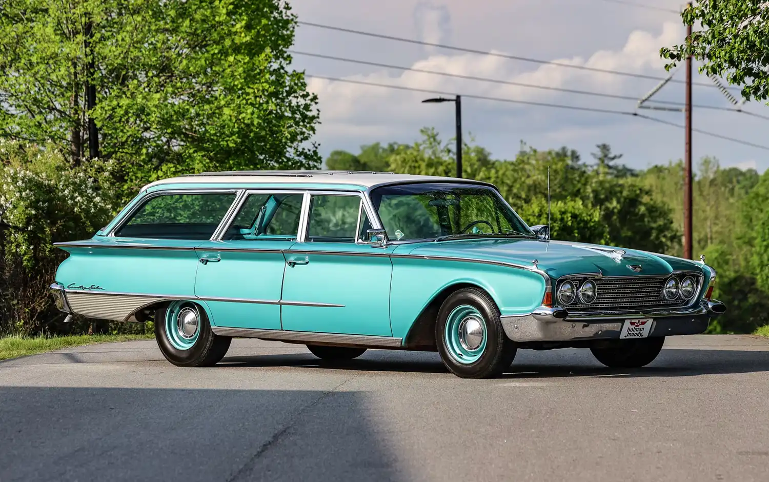 Turquoise Traveler: The Stylish 1960 Ford Country Sedan Wagon
