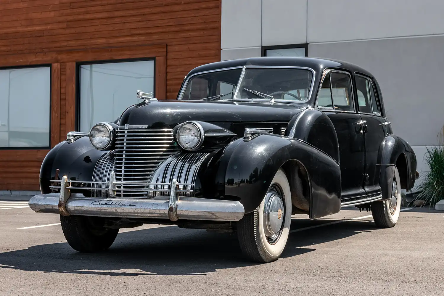 Title Pre-War Elegance: 1940 Cadillac Series 60 Special Sedan