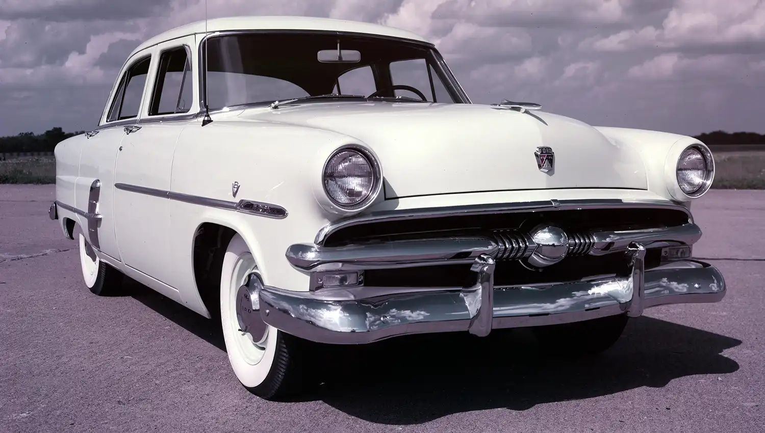 1953 Ford Customline Four-Door: Mainstream Style and Post-War Appeal