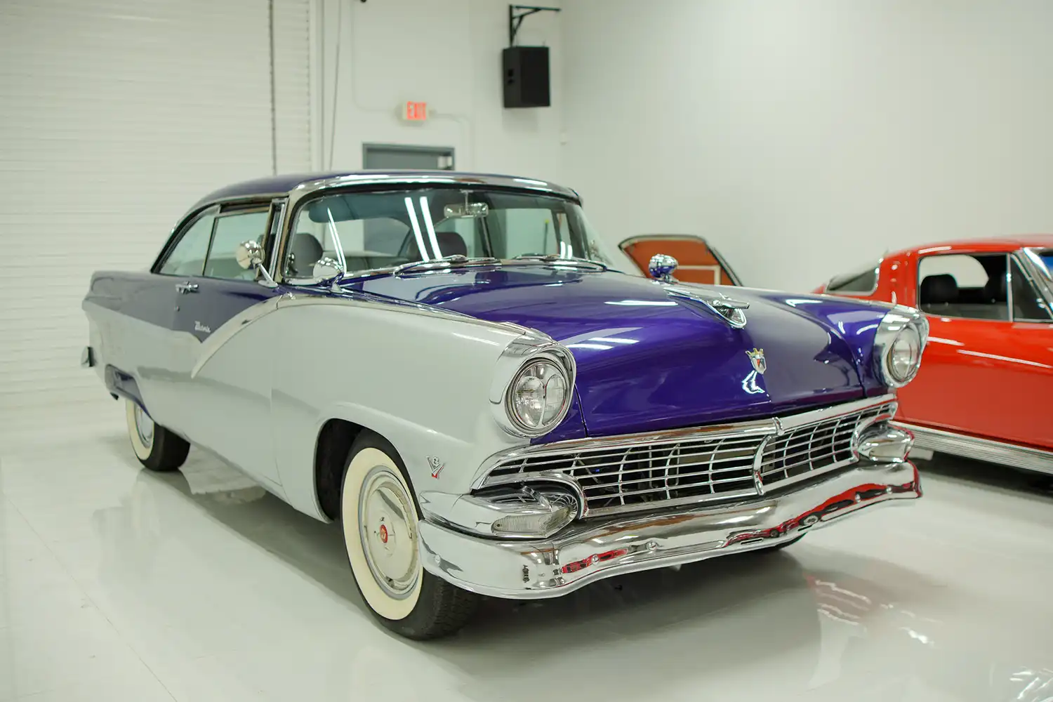 1956 Ford Customline Tudor: A Purple and Silver Restomod V8