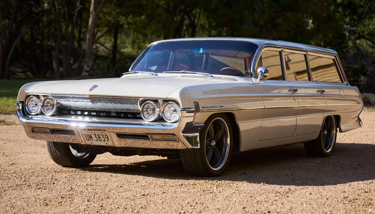 Restored and Enhanced: The 1961 Oldsmobile Dynamic 88 Station Wagon