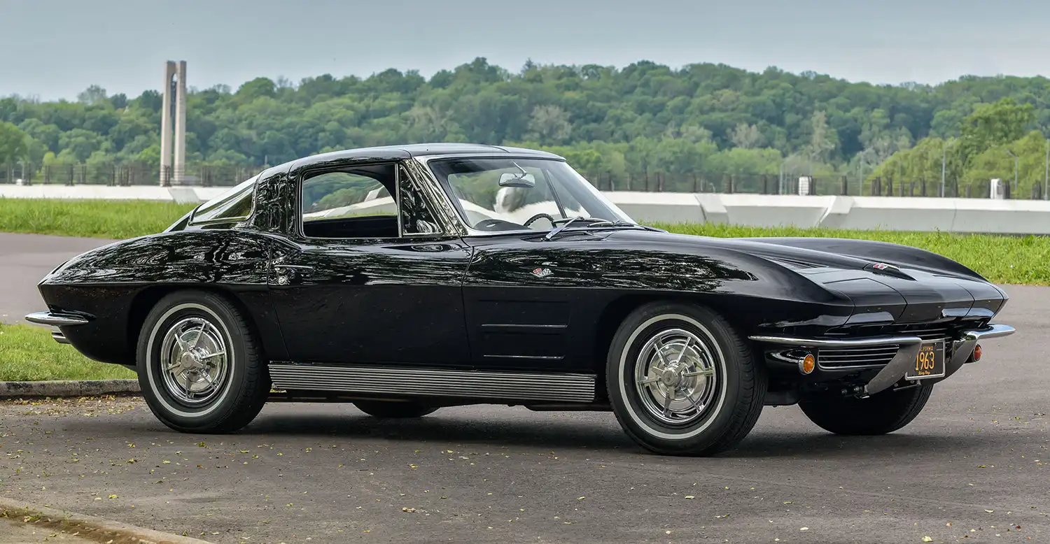 1963 Chevrolet Corvette Sting Ray Coupe with 327 V8 and Split-Window Style