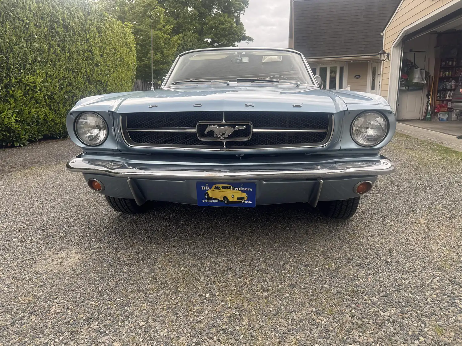 Refurbished ’65 Mustang Convertible: Blue Beauty with 289 V8