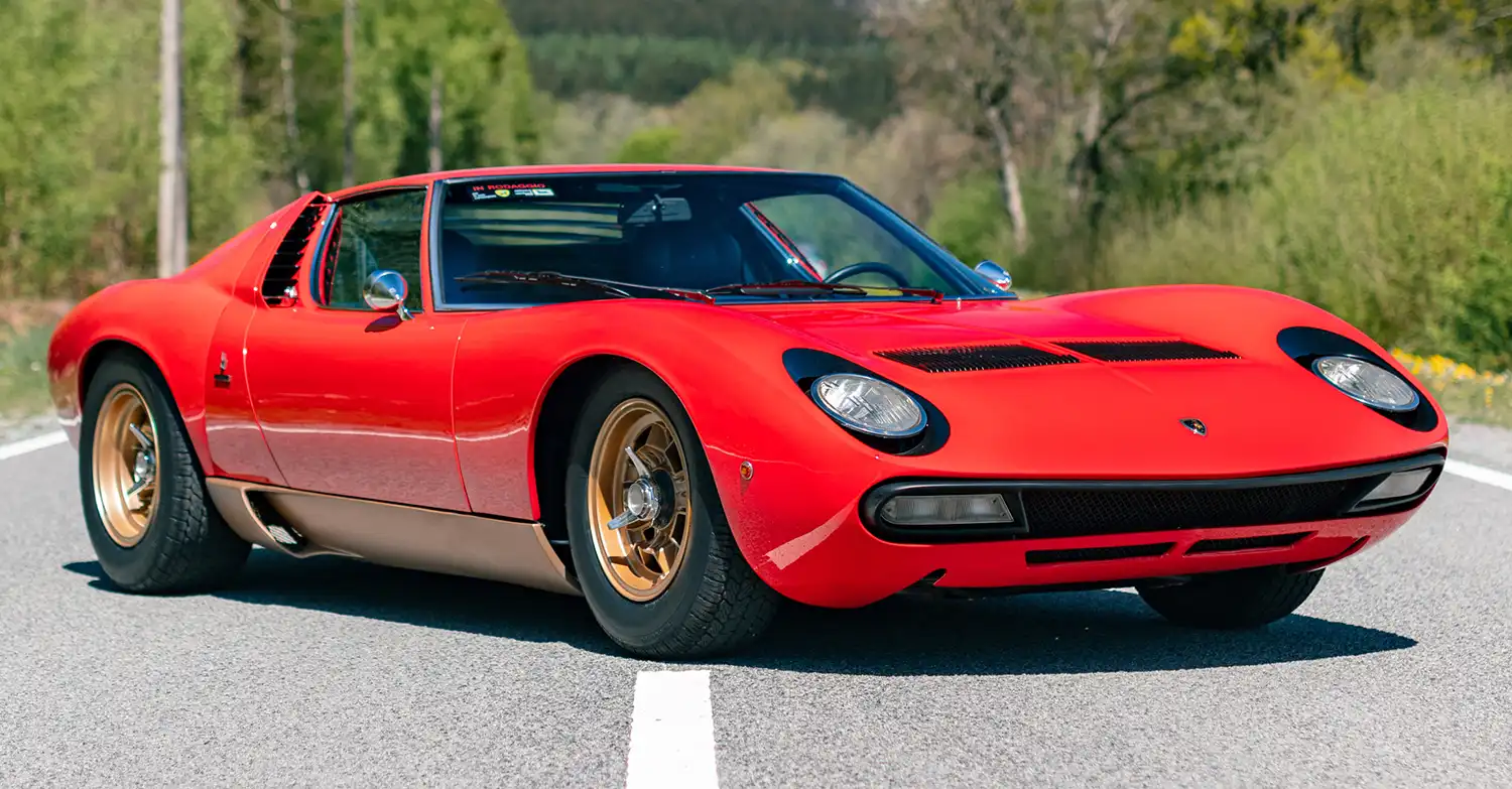 Award-Winning Beauty: 1971 Lamborghini Miura SV in Rosso Corsa