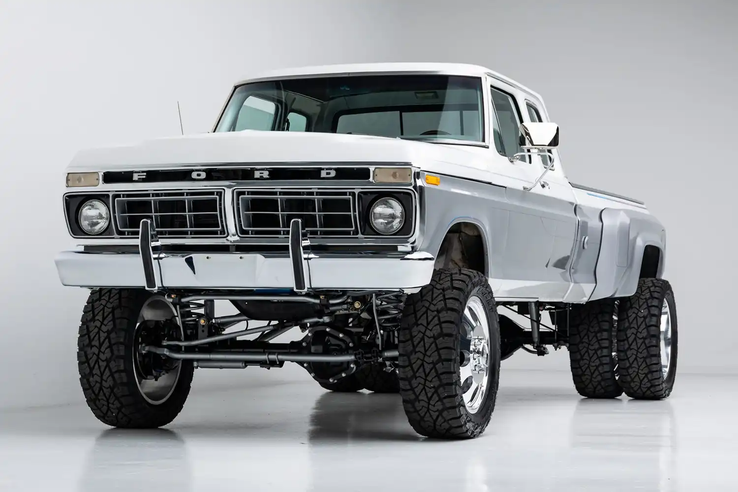 Built Tough: 1976 Ford F-150 SuperCab Dually 4×4 Conversion