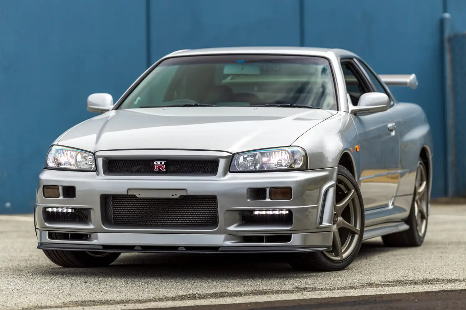 1999 Nissan Skyline GT-R V-Spec: A Legendary Silver JDM Powerhouse Arrives in the USA
