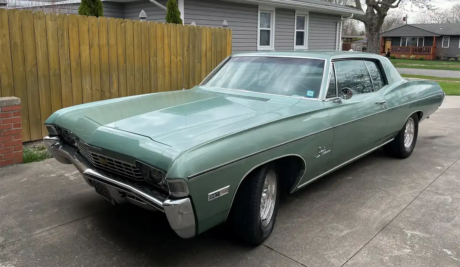 Award-Winning 1968 Chevrolet Impala: Light Green Cruiser with Upgraded Auto