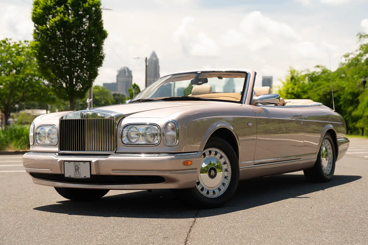 Elegant Cruiser: The 2001 Rolls-Royce Corniche Convertible