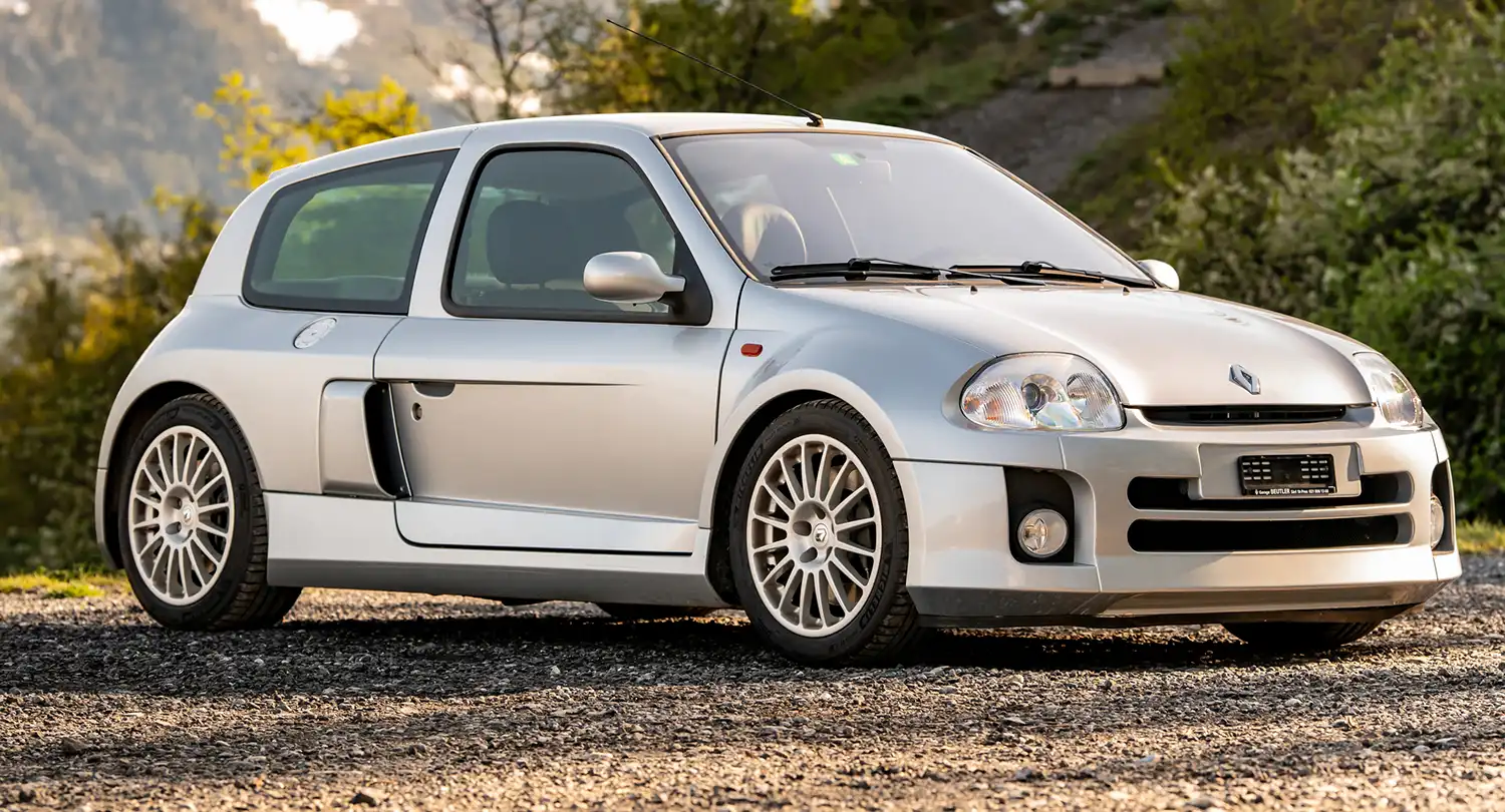 2002 Renault Clio V6 Phase 1: A Rare Mid-Engined Hot Hatch Gem