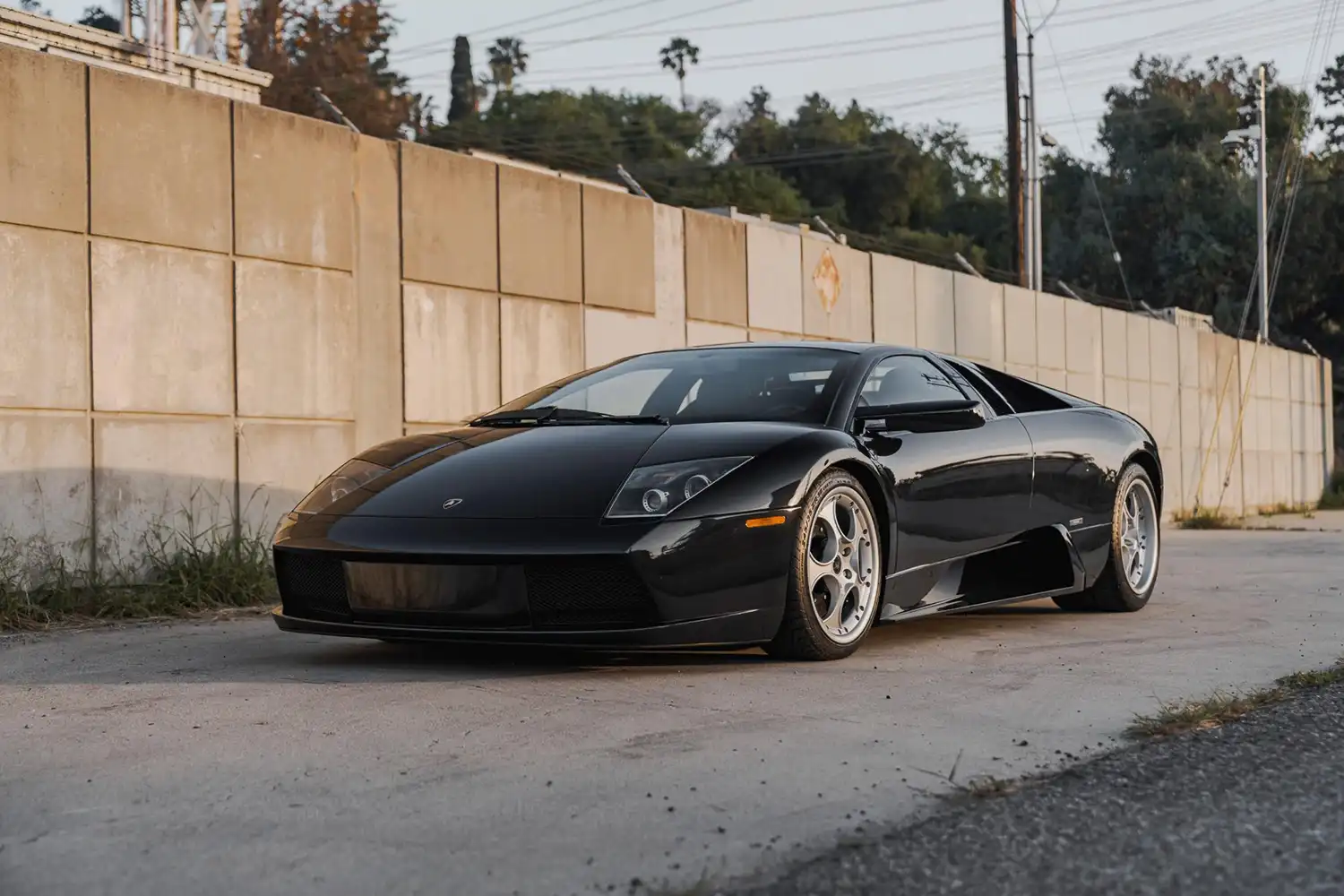 Unleashed Fury: The Low-Mileage 2003 Lamborghini Murciélago 6-Speed