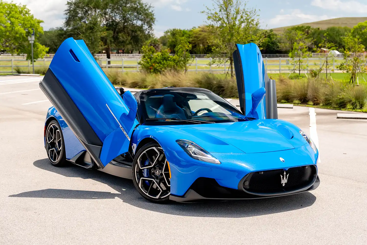 2023 Maserati MC20 Cielo Blu Infinito: Open-Top Italian Art