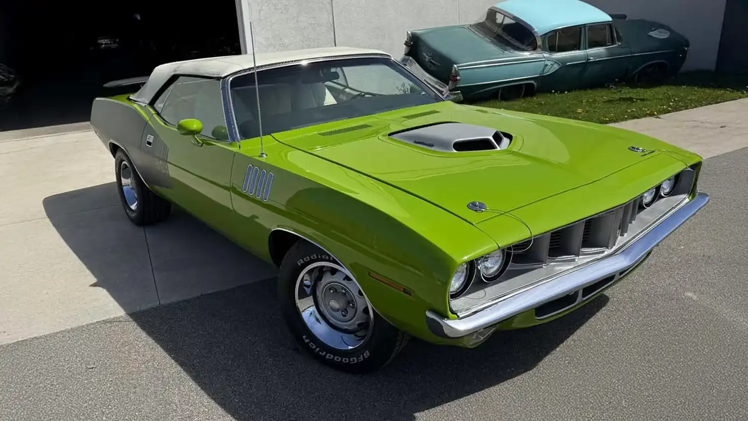 Sublime Power: The Stunning 1970 Plymouth Barracuda Convertible Replica