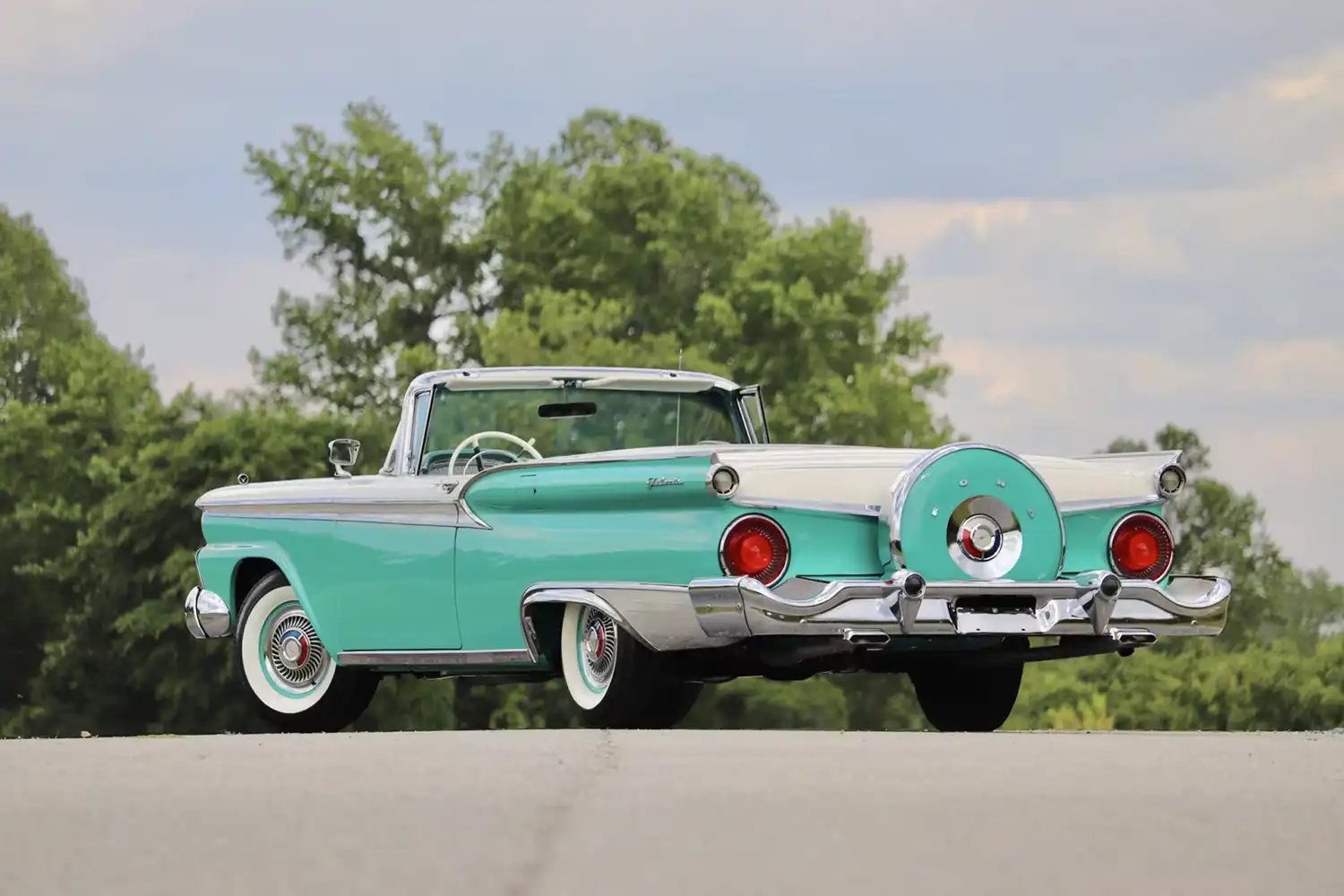1959 Ford Fairlane 500 Skyliner: An Award-Winning Classic Beauty