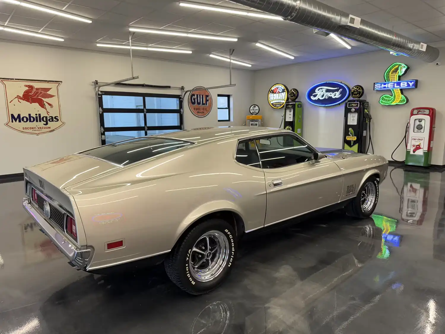 1971 Ford Mustang Mach 1: A One-Owner Legend with Drag Pack and 429 Power