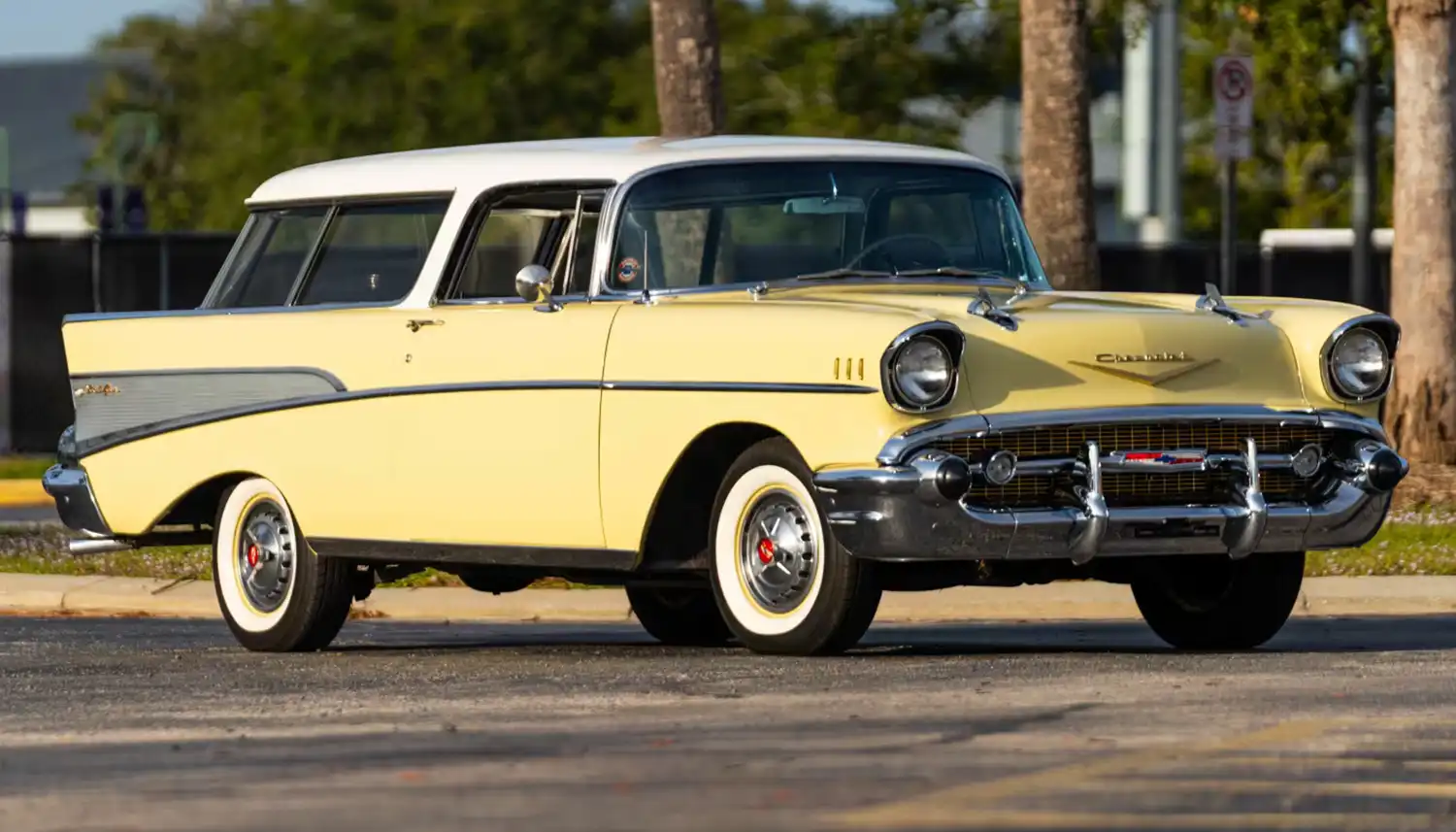 Sunshine Cruiser: The Iconic 1957 Chevrolet Nomad Wagon