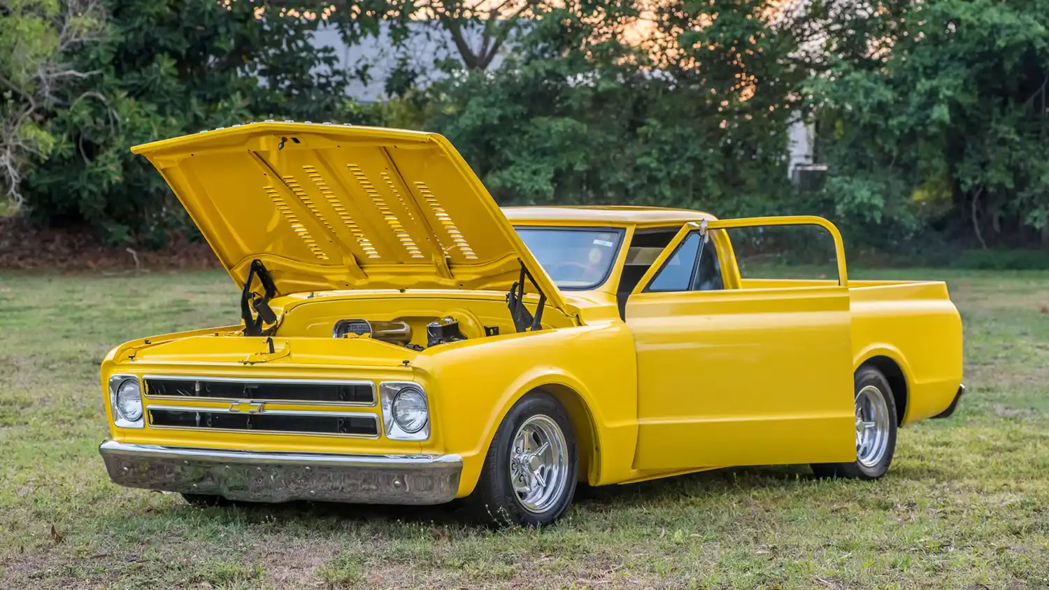 Bold and Powerful: 1968 Chevrolet C10 Custom Pickup Truck