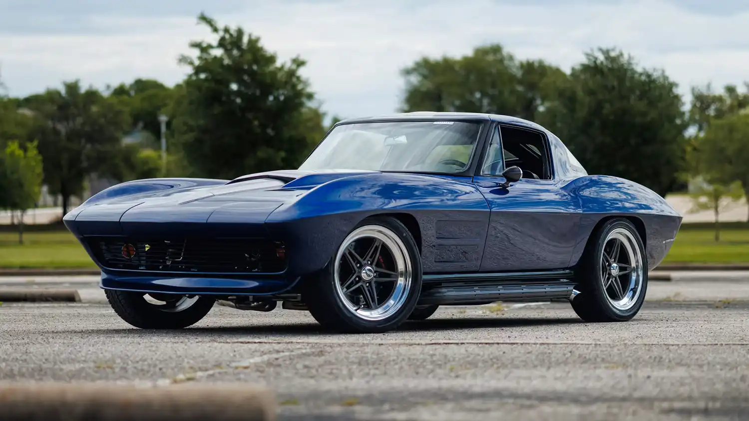 1963 Chevrolet Corvette Split Window 572: A Grand Icon