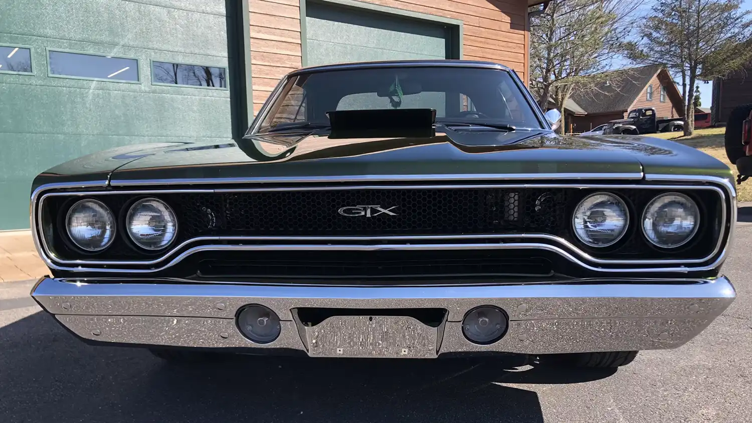 Spectacular 1970 Plymouth GTX: A Rare and Potent 4-Speed Muscle Machine