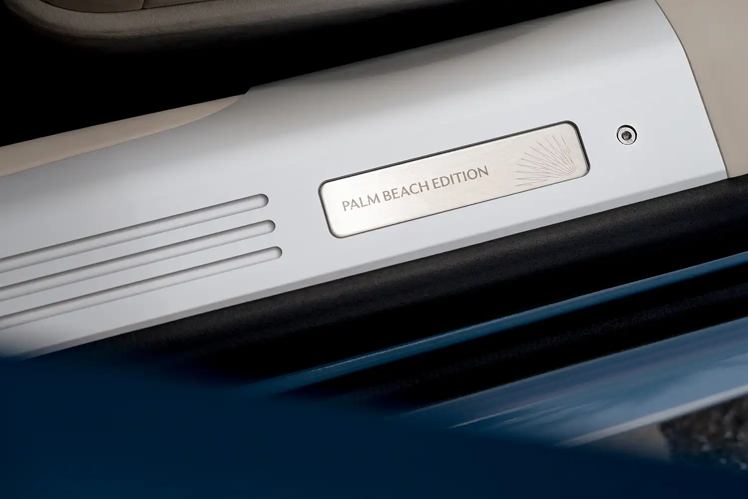 Aston Martin DB12 Volante Palm Beach Edition