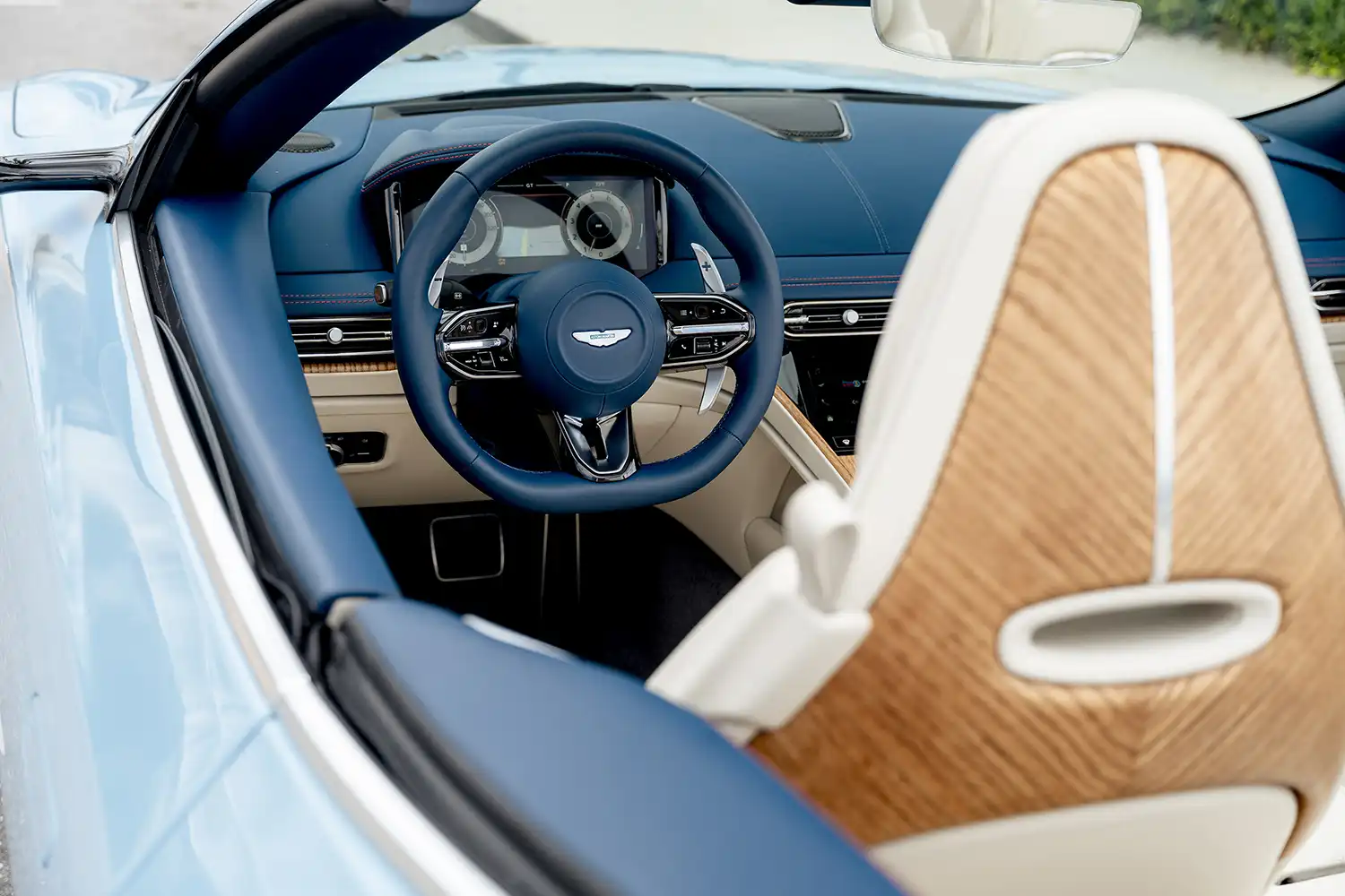 Aston Martin DB12 Volante Palm Beach Edition
