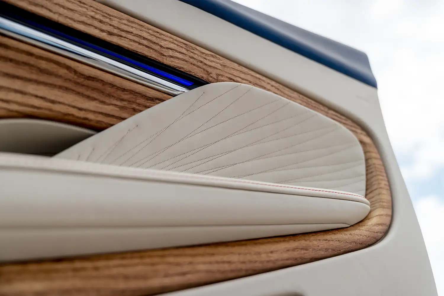 Aston Martin DB12 Volante Palm Beach Edition