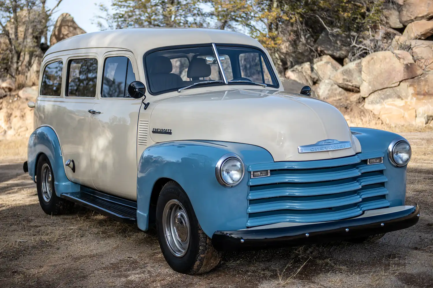 350-Powered 1952 Chevrolet Carryall Suburban 3100 with Modern Upgrades