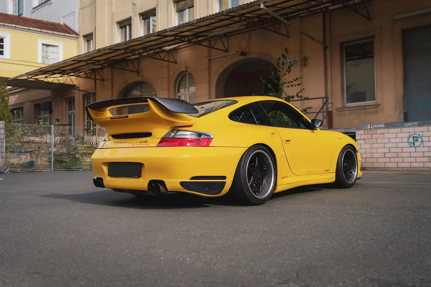 Rare Gemballa GTR Evo Biturbo: Track-Ready 2001 Porsche 911 GT2 Clubsport Rare Gemballa GTR Evo Biturbo: Track-Ready 2001 Porsche 911 GT2 Clubsport