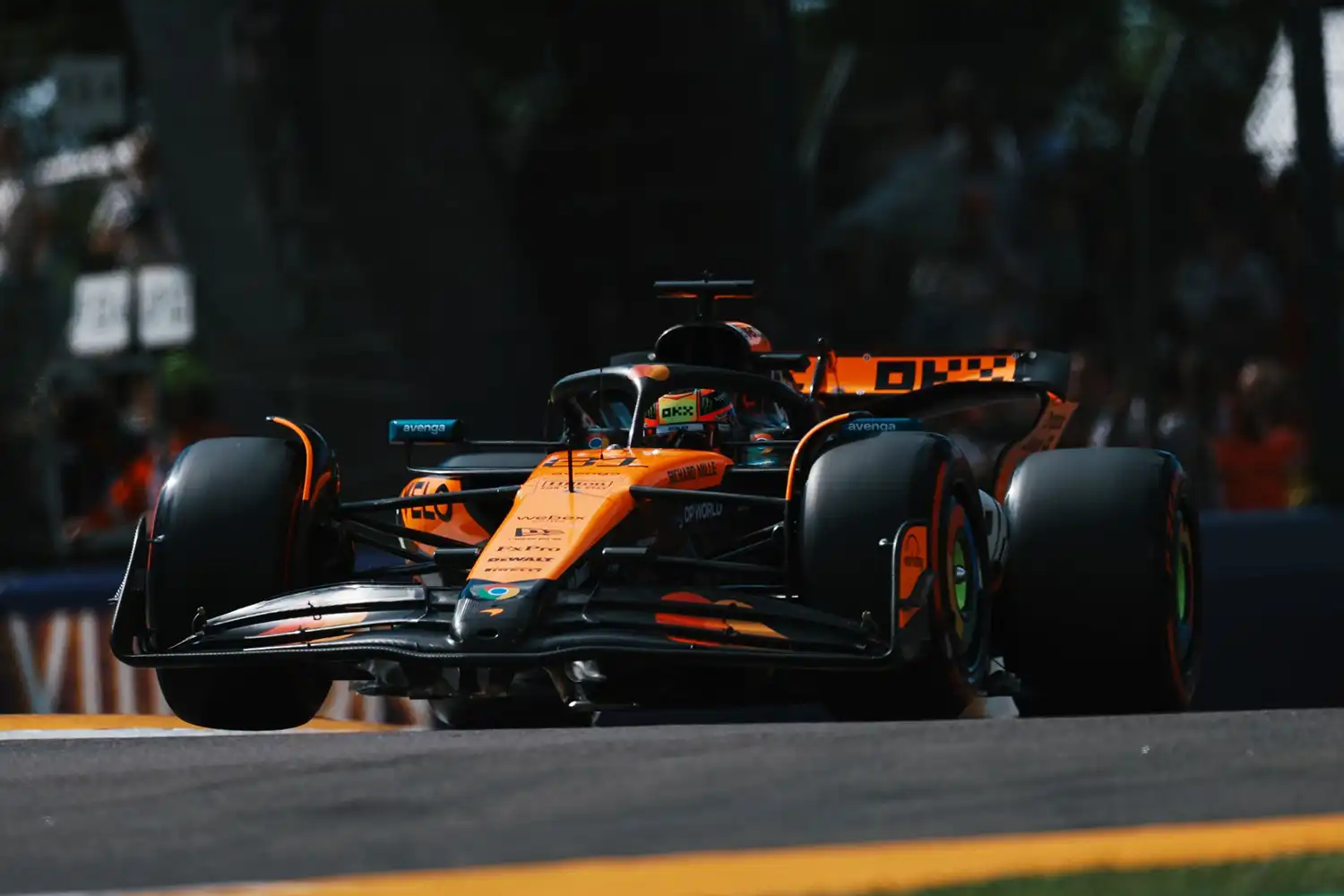 F1 – Piastri’s Stunning Pole in Imola Amidst Red Flag Chaos