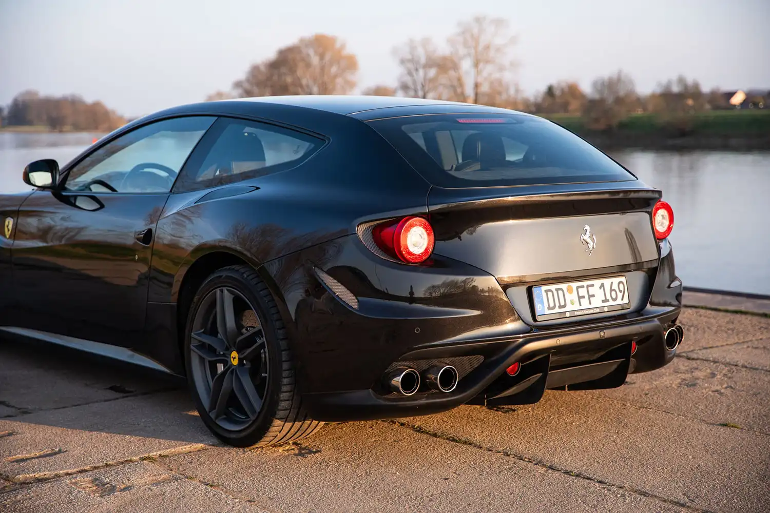 Ferrari FF (2012): V12 Grand Tourer Power Wrapped in Black Elegance