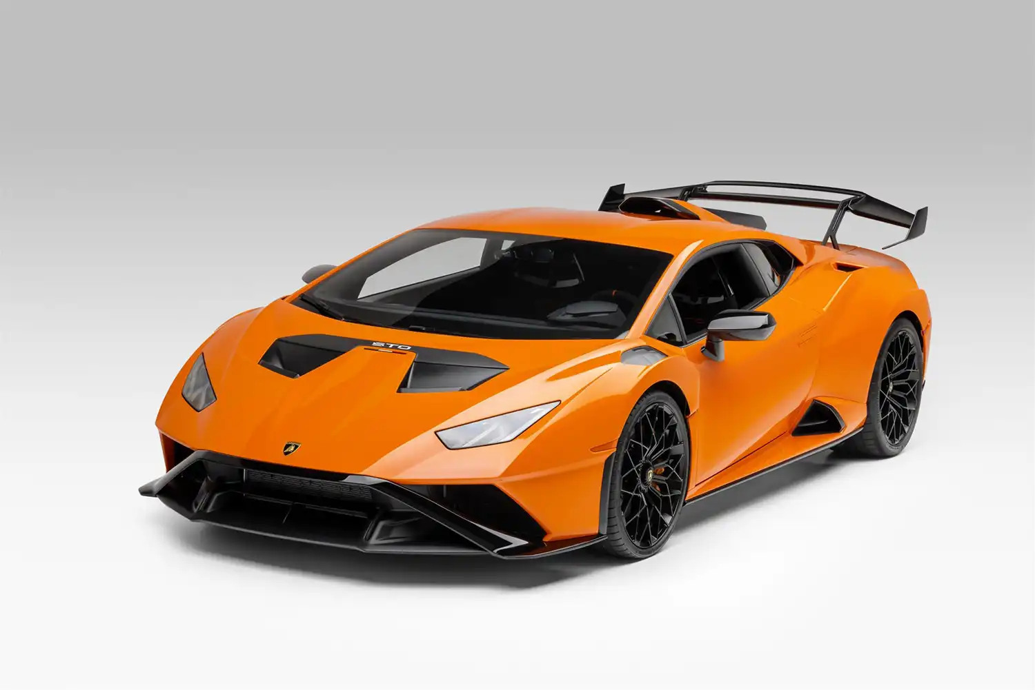 The Track-Bred Beast: 2022 Lamborghini Huracán STO Performance