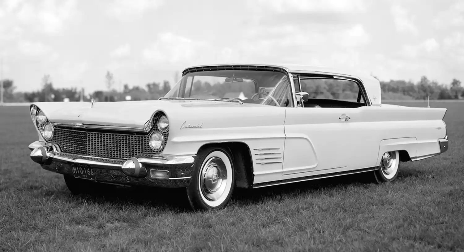 The Enduring Elegance of the 1960 Lincoln Continental Mark V Hardtop