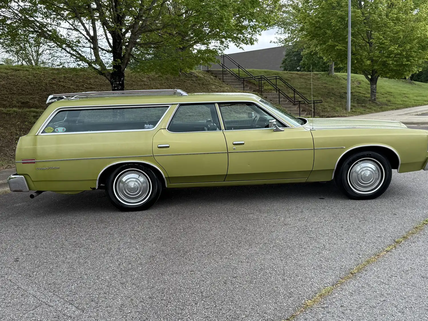 1973 Ford Galaxie 500 Country Sedan