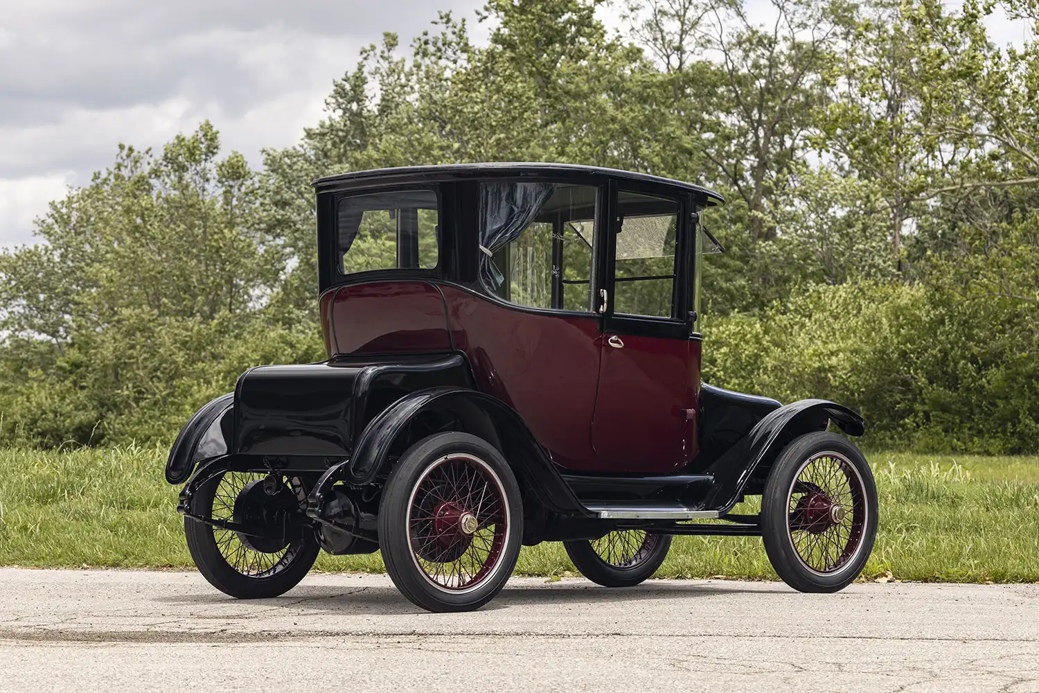 1918 Detroit Electric Model 75A