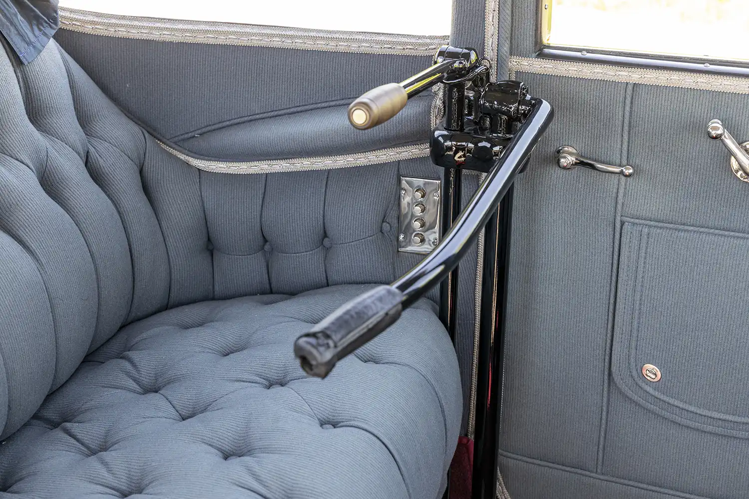 1918 Detroit Electric Model 75A