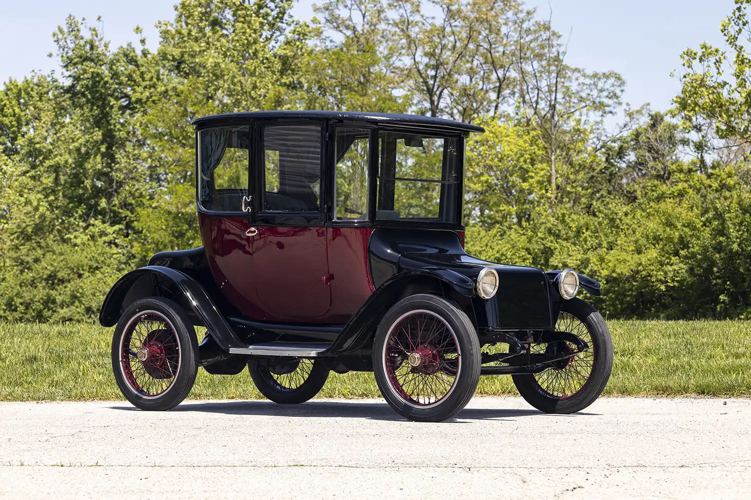 1918 Detroit Electric Model 75A
