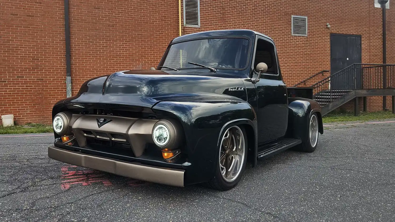 Discover the Unique Charm of a Custom 1953 Ford F100 Pickup