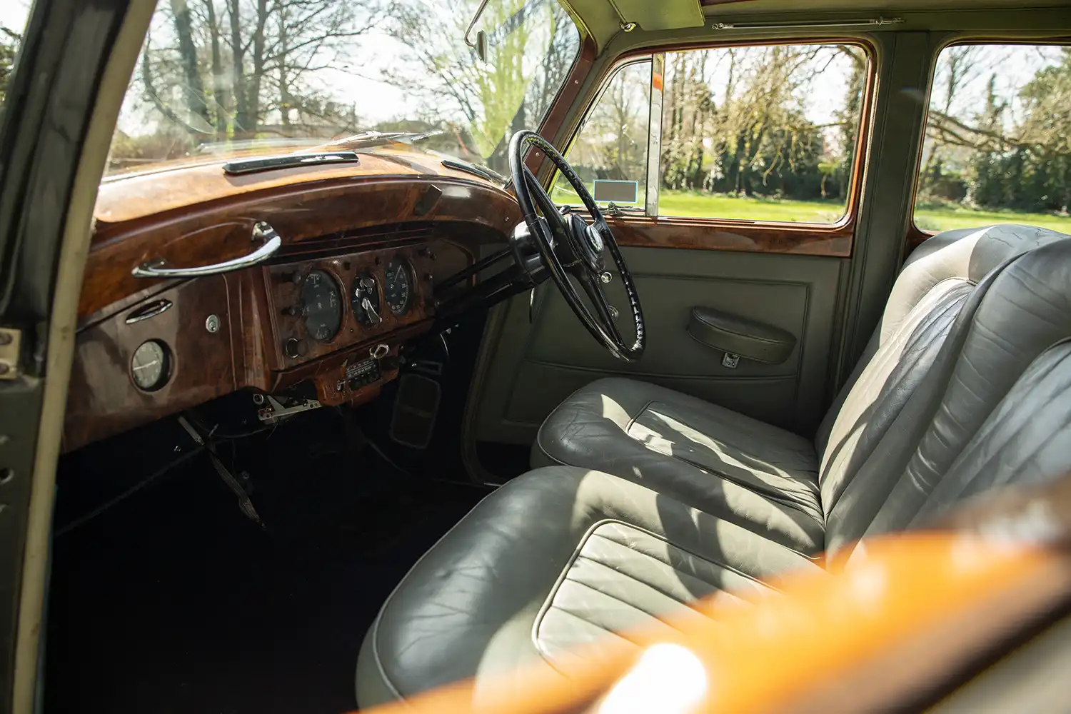 1954 Rolls-Royce Silver Dawn Saloon